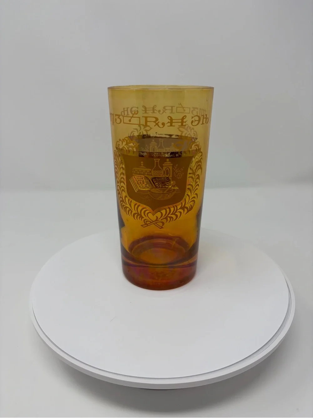 Alchemical/Apothecary Amber Tumbler with Mortar and Pestle on the Coat of Arms